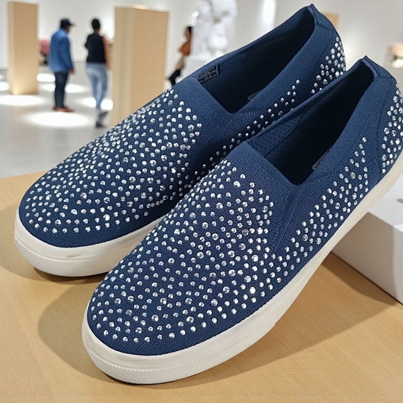 SKECHERS WOMENS SIZE 8.5 POPPY STUDDED AFFAIR SNEAKER CASUAL COMFORT SLIP ON - Picture 1 of 11